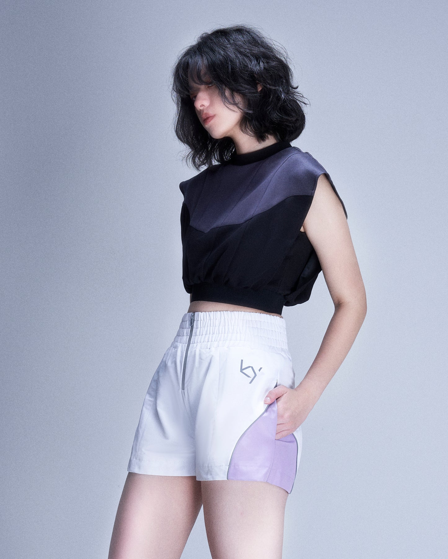 004 sleeveless layered crop top